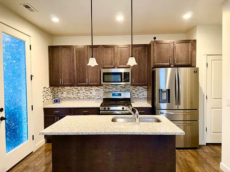 10539 S Liv Way #S — Photo 7