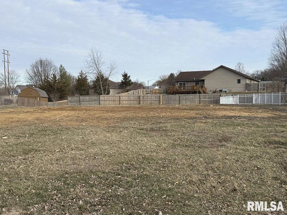 2nd image of 14 Timbercrest Dr