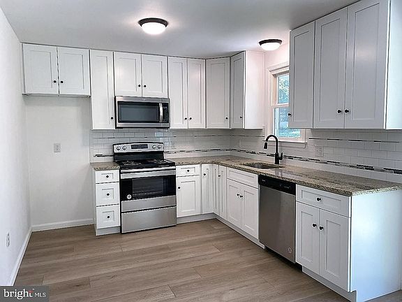 4th image of 2499 Conestoga Ave