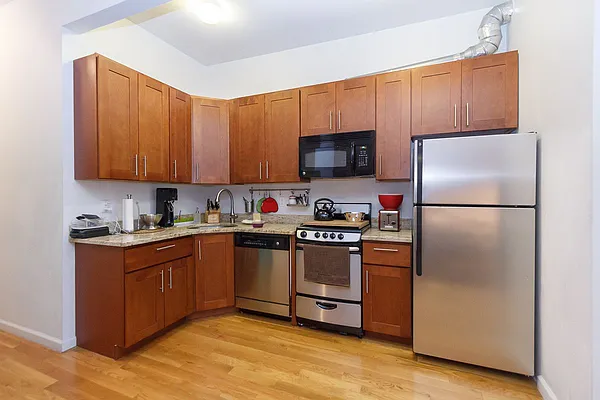 Rented by Hila Priel, LREB | media 3