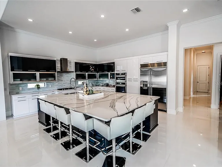 3999 Isabella Cir — Photo 7