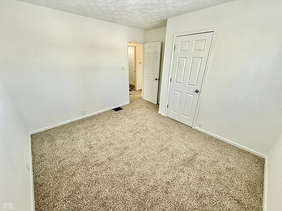 4th image of 2305 E Legrande Ave