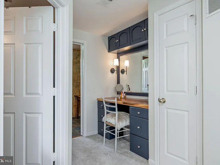7317 Castleberg Ct — Photo 17