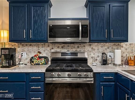 3rd image of 568 Hog Island Rd