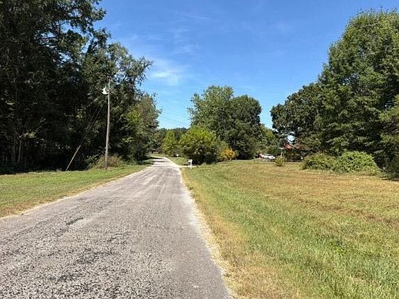 5th image of 1644 Mills Darden Rd