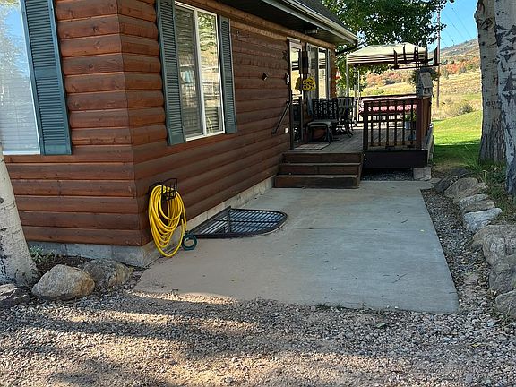 4th image of 305 Lewis Loop