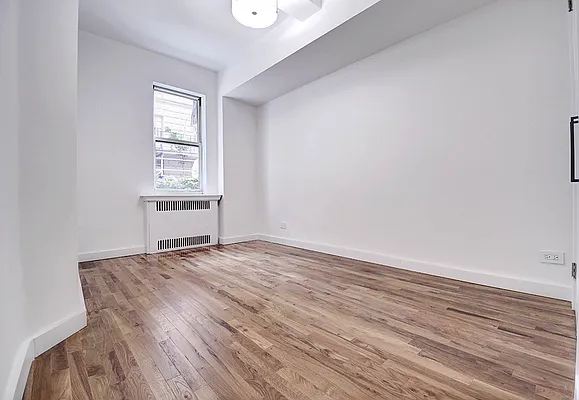 Rented by Urbane Brokerage | media 10