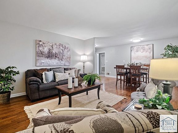 4th image of 151 Trott Cir