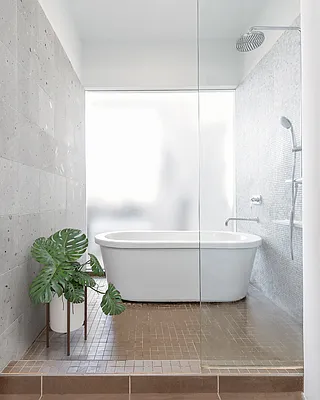Sold by Modern Spaces | media 9