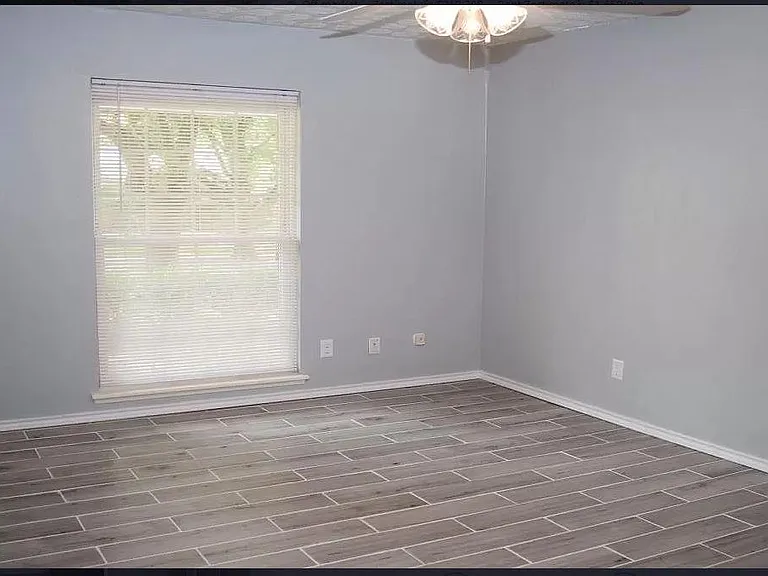 900 Acadia Dr — Photo 7