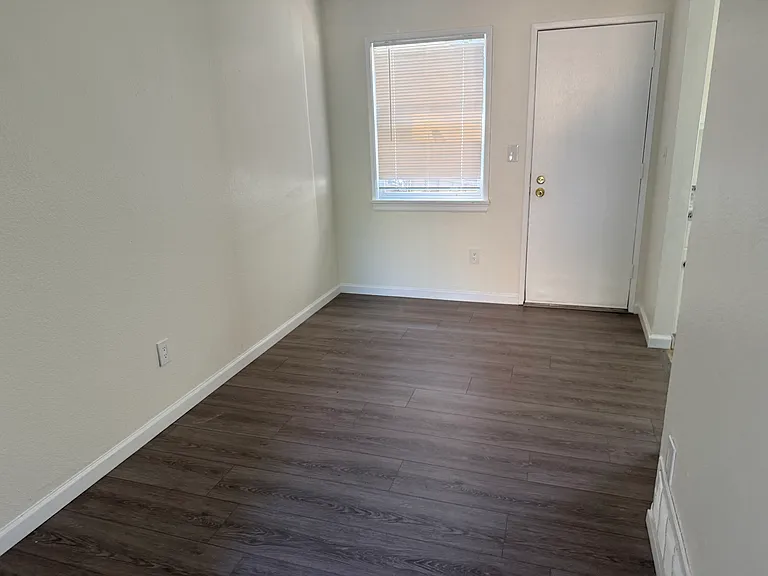1920 E 20th St #2 — Photo 8