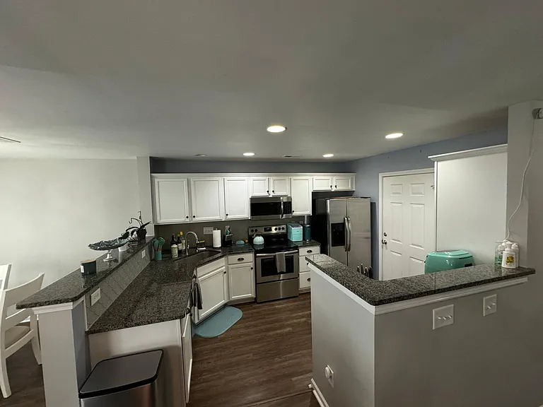633 Rock Lake Gln — Photo 2
