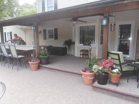 OutdoorGrill and Bar area