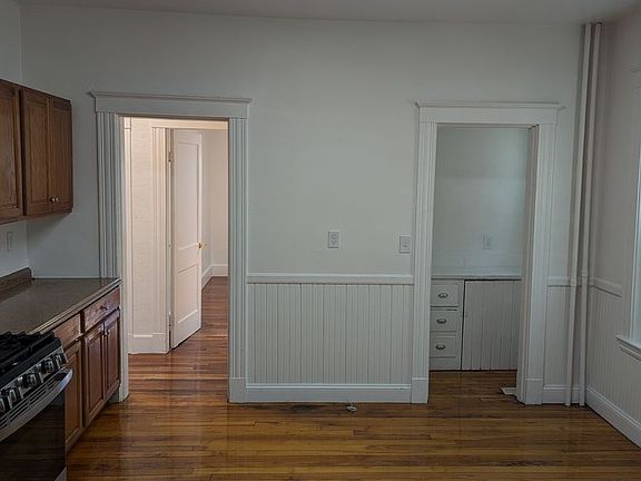 4th image of 545 Revere St #1R