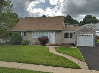 22 Doherty Dr E, Clifton, NJ 07013