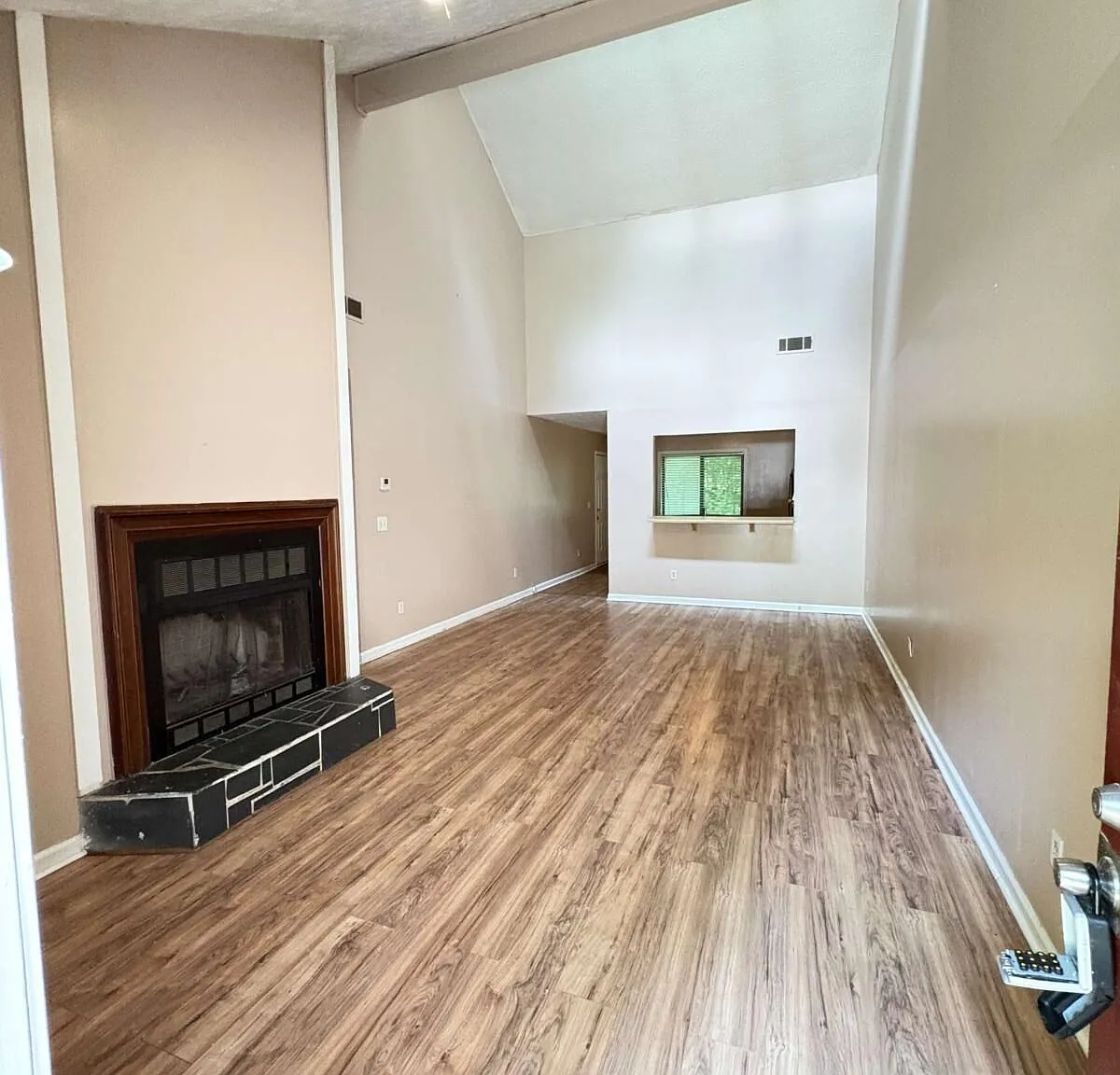 2 bed, 2.0 bath, 1161 sqft, $1,550 — Photo 3