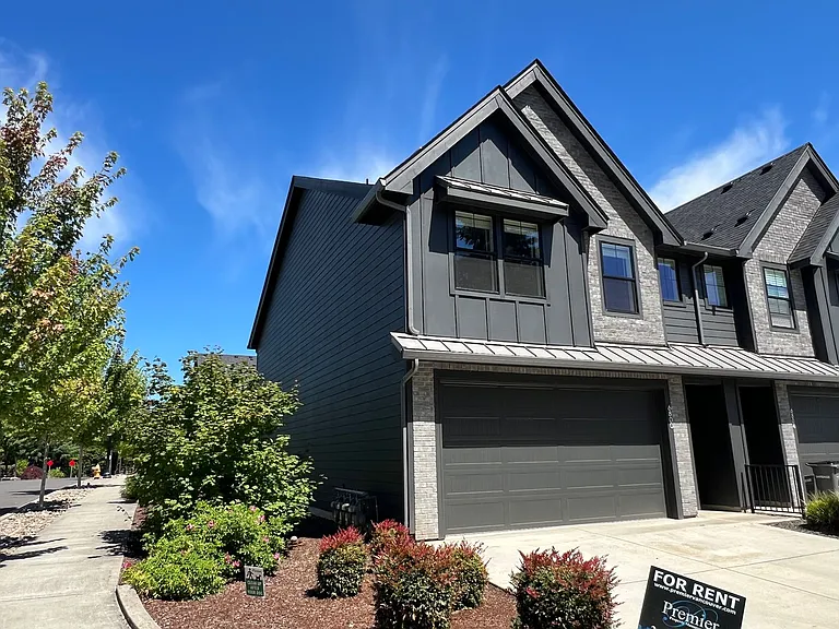 6800 NE 131st Way — Photo 2
