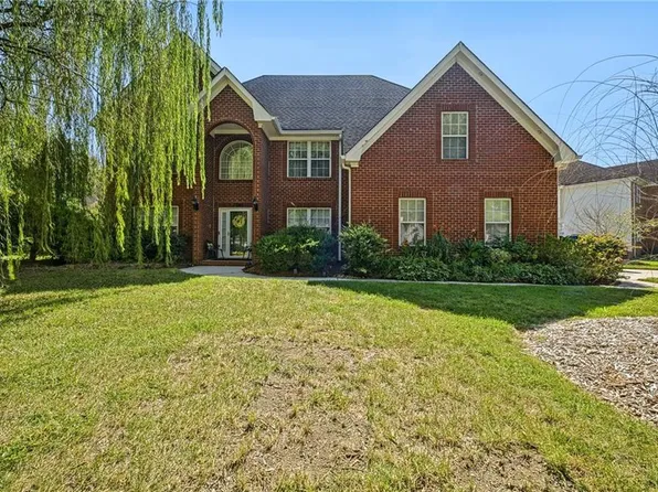 3080 Clarke Dr, Virginia Beach, VA 23456