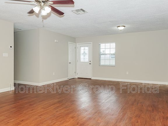 3rd image of 10585 Jepson St
