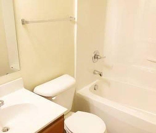 4th image of 308 McConnells Trce APT 102