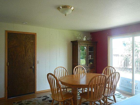 4th image of 528 Grizzly Ct SE