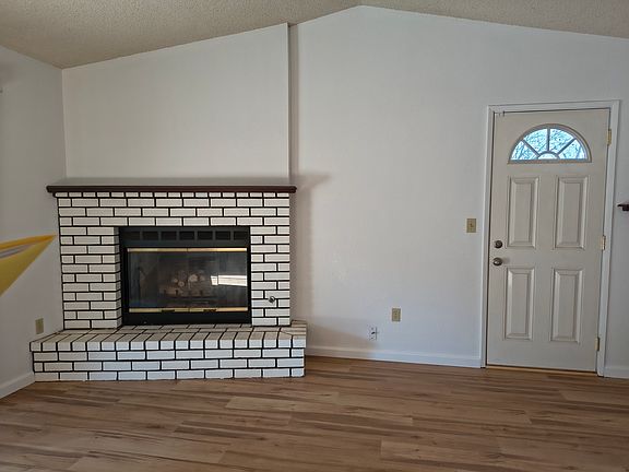 3rd image of 1475 Godell St