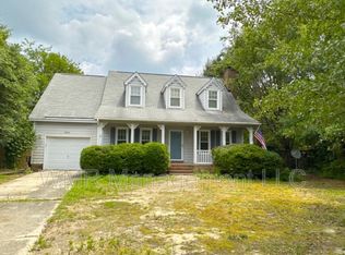 201 Penshore Dr, Fayetteville, NC 28314