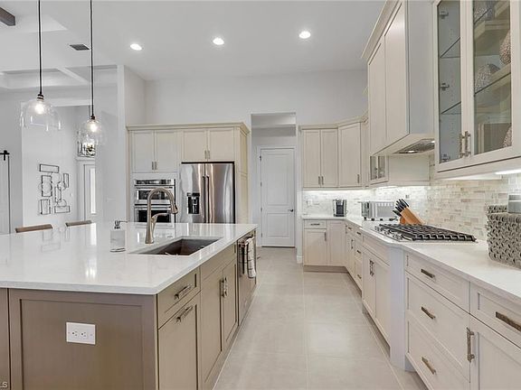 5th image of 6035 Plana Cays DR