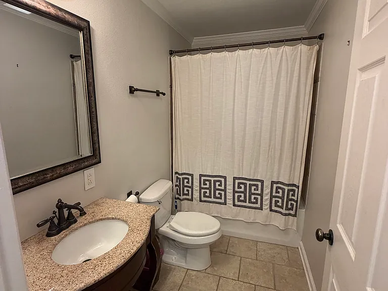 300 Pershing St — Photo 6