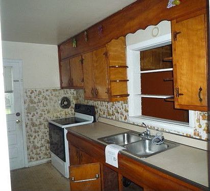 2nd image of 25039 Balsam Ln