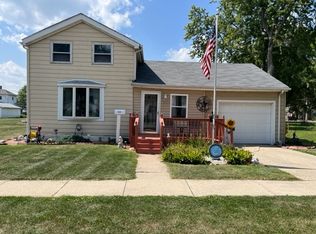 108 S 11th St, Rochelle, IL 61068