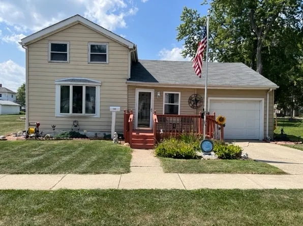 108 S 11th St, Rochelle, IL 61068