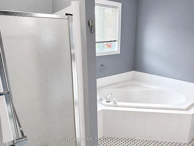 890 Guildwood Blvd — Photo 20