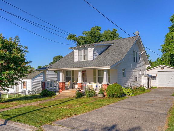 3rd image of 110 Lester St
