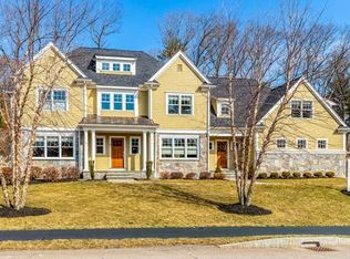 9 Kylie Ln, Natick, MA 01760