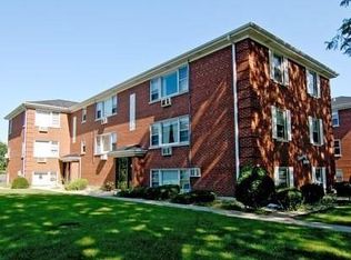 1900 Parkside Dr APT C1, Park Ridge, IL 60068