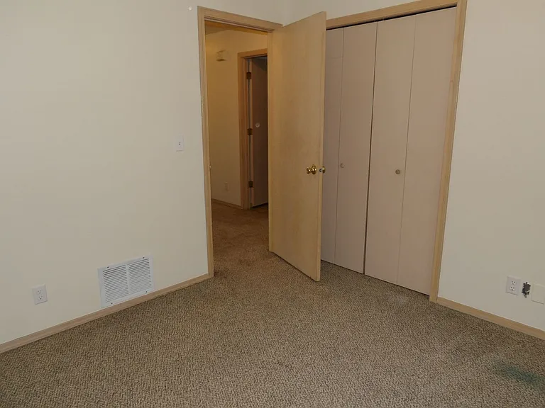 1700 W Canfield Ave — Photo 7