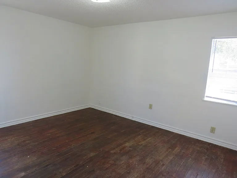 1305 S 5th St — Photo 10