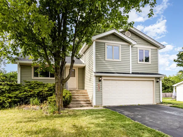 3020 Timber Hill Ct, Aurora, IL 60504