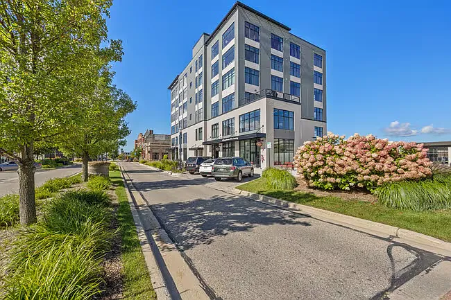 The Leonard Luxury Apartments — Photo 92