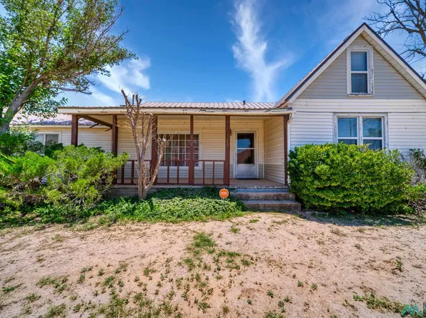 323 L St, Carlsbad, NM 88220