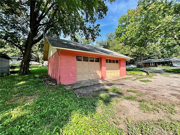 2nd image of 5701 Parkview Ave