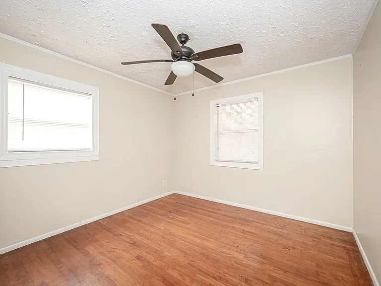 2919 Criswell Ave — Photo 11