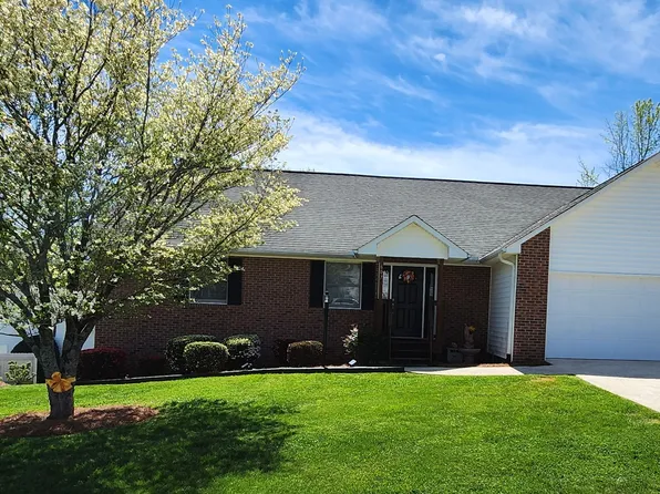 607 Alston Ln, Cornelia, GA 30531