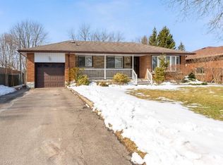 25 Armour Dr, Welland, ON L3C 2P1