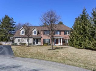 14 Seneca Rd, Niskayuna, NY 12309