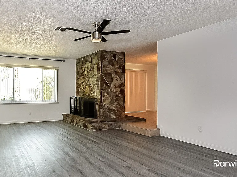 728 Sam Jonas Dr — Photo 4