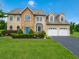 696 Sheldon Dr, Warminster, PA 18974