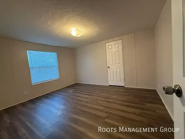 128 Eldridge Ln #128 — Photo 5