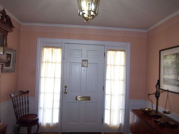 5th image of 3525 Crestwood Dr
